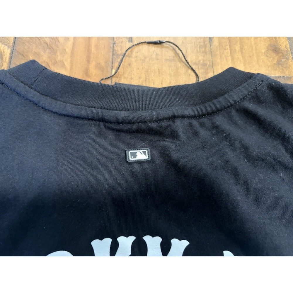 NY Yankees MLB Korea Lucky Pig Collection Shirt 2019 Year Of The Pig Sz Small - Picture 7 of 12